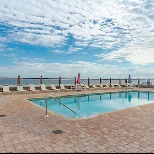 oceanfront-oasis-daytona-beach.thedaytonabeachhotels.com/